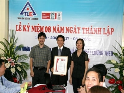 Công ty TNHH Thang máy và thiết bị Thăng Long đón nhận chứng chỉ ISO 9001:2008 