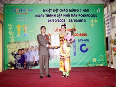 Công ty Cổ Phần Thực phẩm Việt Nam (Vietfoods) nhận chứng chỉ ISO 22000:2005
